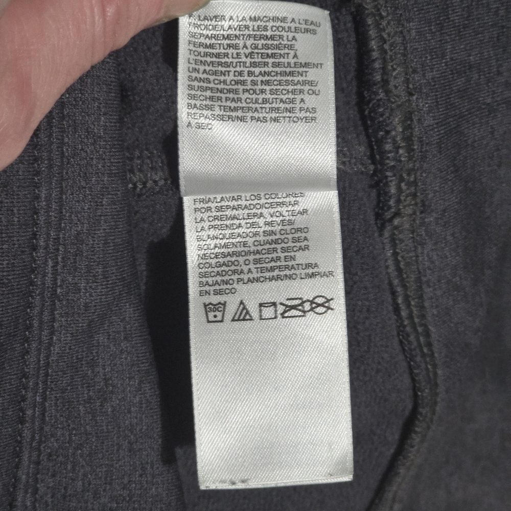 ❌ Sold The North Face Charcoal Hoodie with Vibrant Orange Interior - Picture 11 of 11